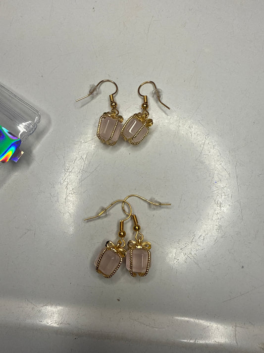 Rose quartz present earrings